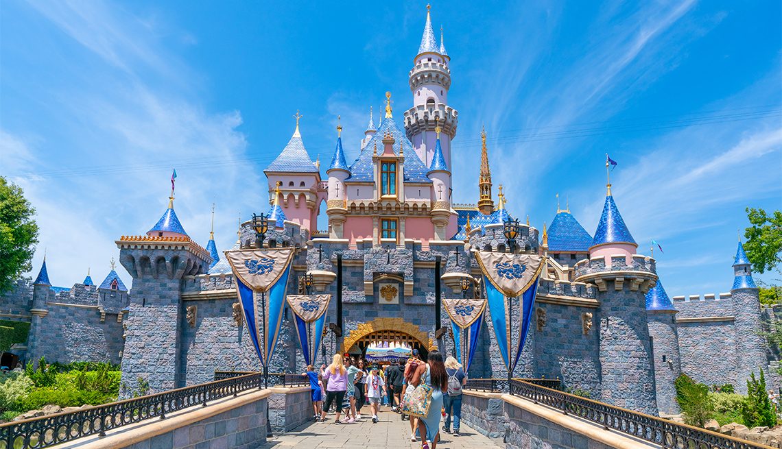 Disneyland First-Timer Guide: Everything You Need to Know Before You Go
